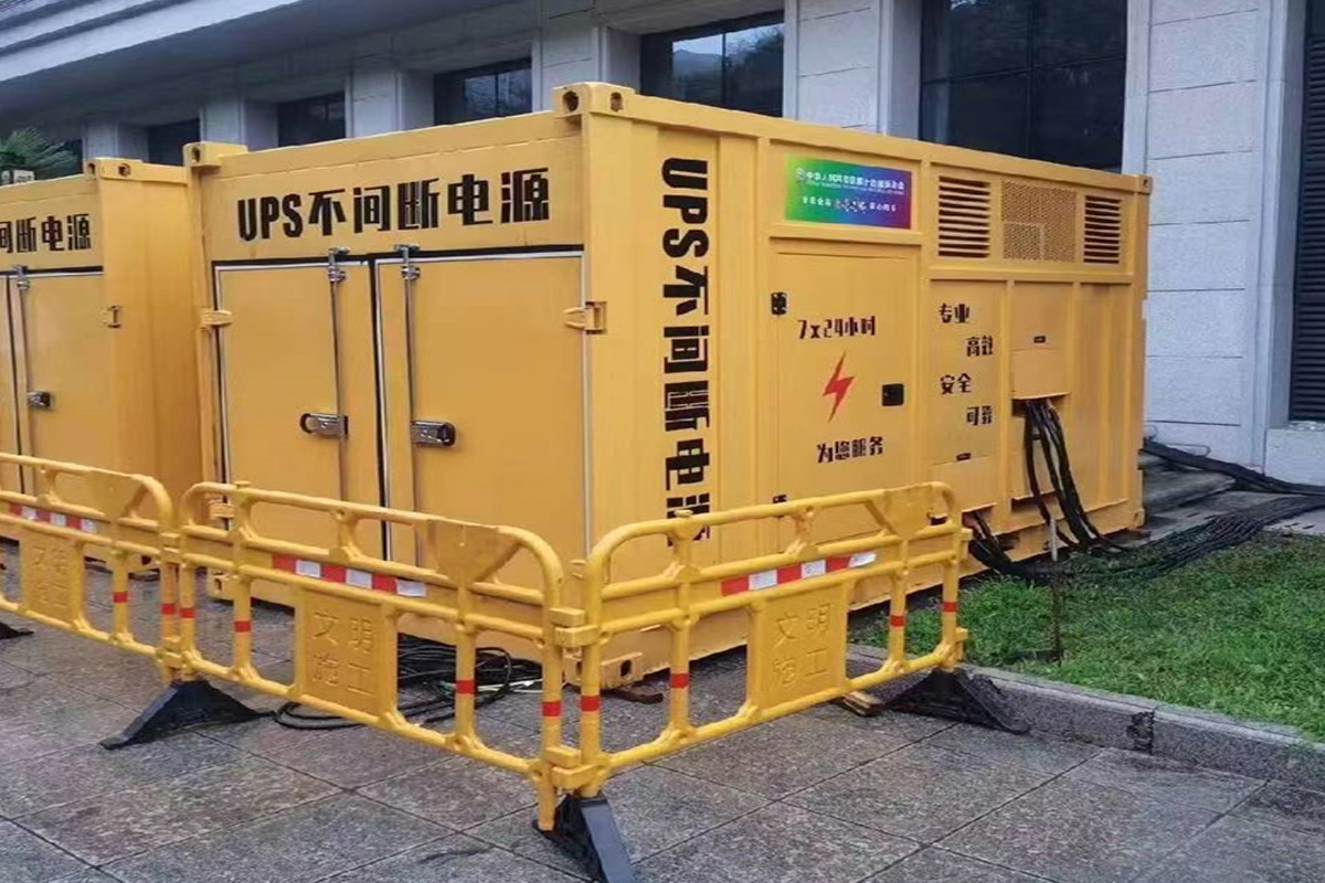 兰坪发电机租赁施工现场